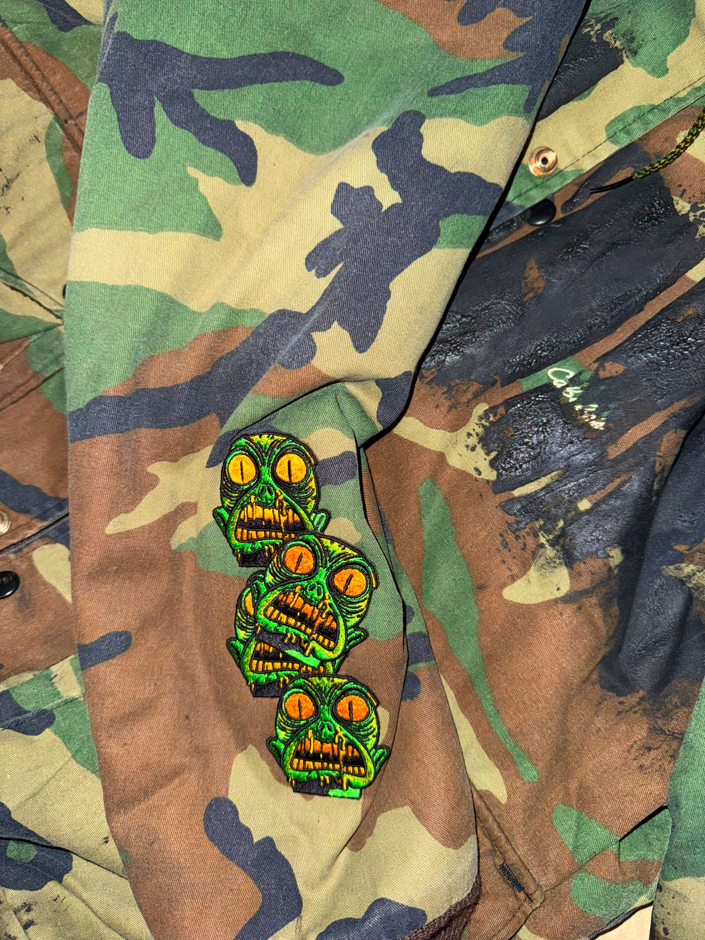 ARMY CAMO EXTINCTION BOMBER JACKET